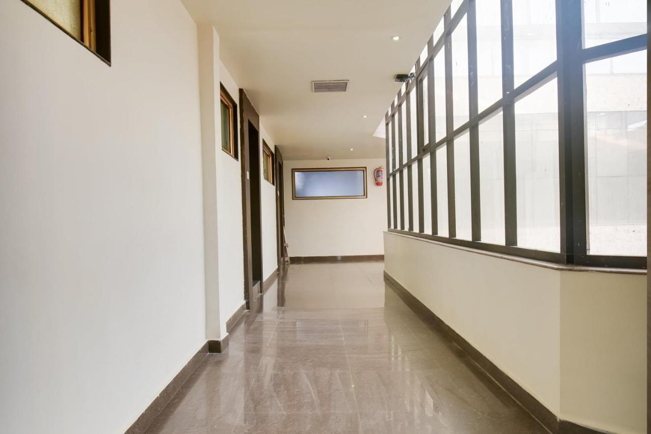 Oyo 68328 Billy'S International Hotel Amravati Bagian luar foto