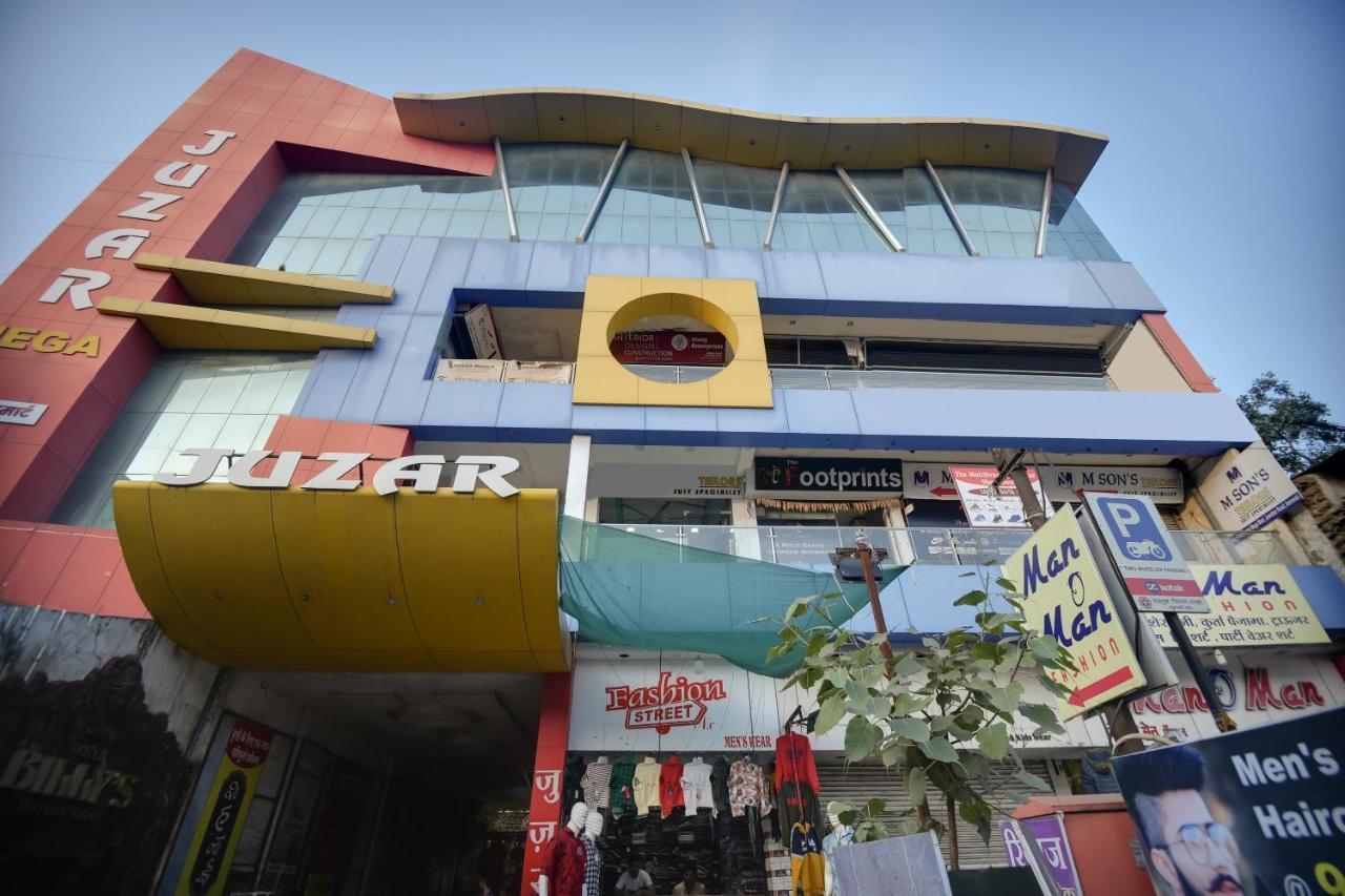 Oyo 68328 Billy'S International Hotel Amravati Bagian luar foto