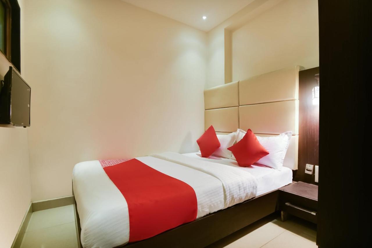Oyo 68328 Billy'S International Hotel Amravati Bagian luar foto