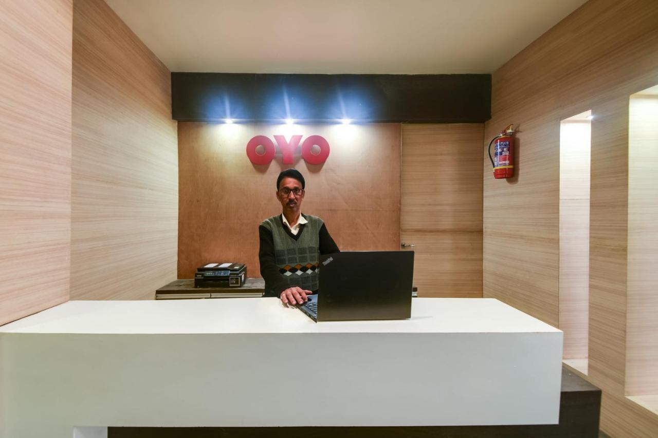 Oyo 68328 Billy'S International Hotel Amravati Bagian luar foto