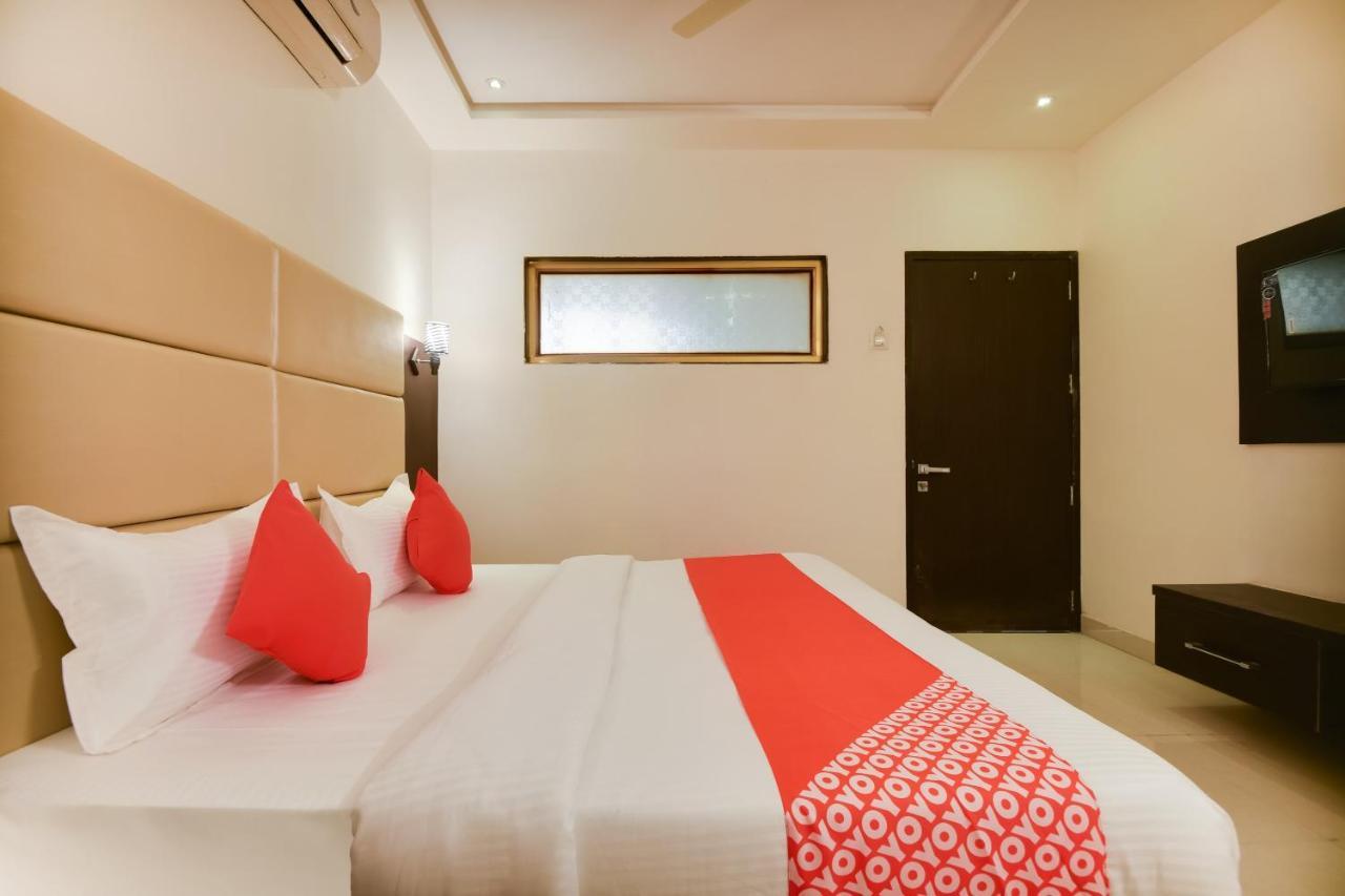 Oyo 68328 Billy'S International Hotel Amravati Bagian luar foto